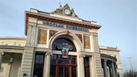 Wrocław: Dworzec Świebodzki będzie znów działał. Czy targowisko przetrwa?, archiwum