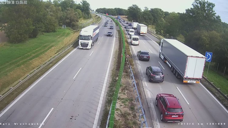 Wypadek na autostradzie A4. Duży korek w stronę Wrocławia, traxelektronik