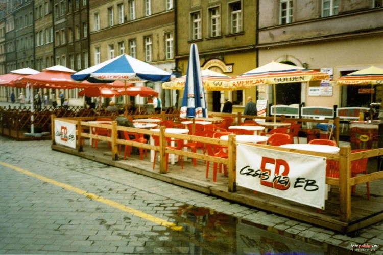 Centrum Wrocławia na początku lat dziewięćdziesiątych. Łezka kręci się w oku, fotopolska.eu