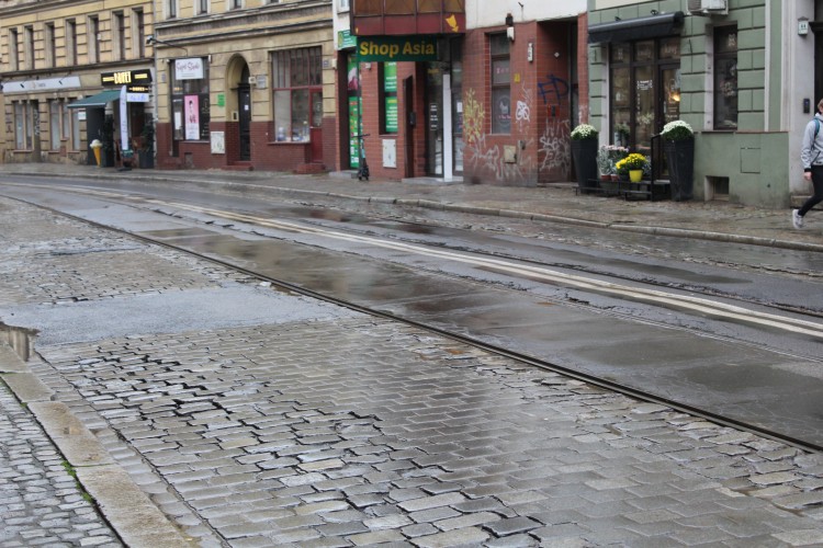 Najbardziej dziurawe ulice Wrocławia. Można pogubić koła!, Klaudia Kłodnicka