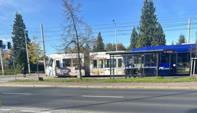 Korek tramwajów na Powstańców Śląskich. Nie ma prądu, Korespondenci MPK