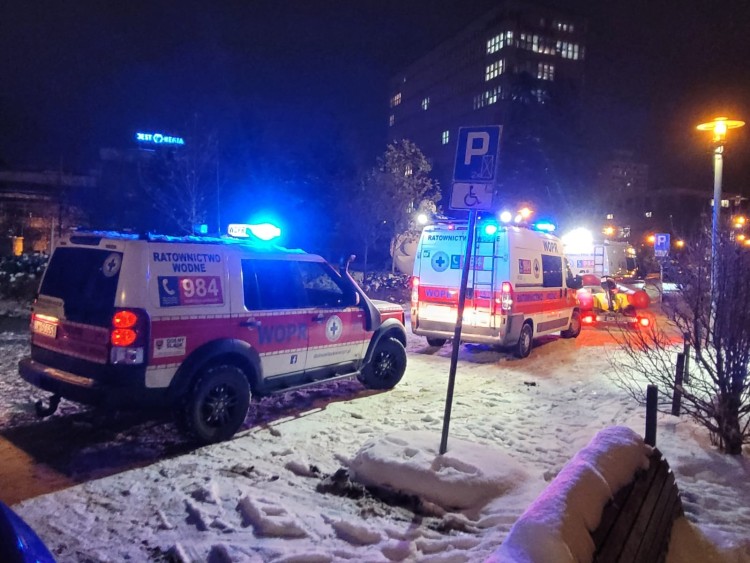 Funkcjonariusze w całym kraju oddali hołd zmarłym policjantom, Dolnośląskie WOPR