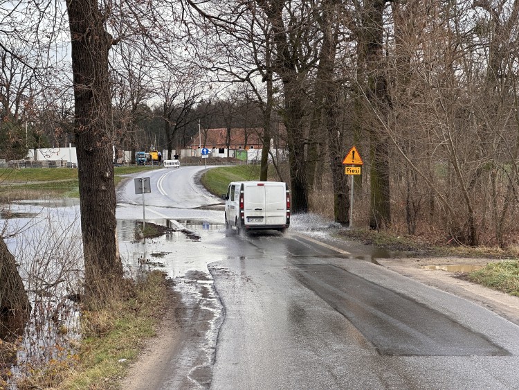 Alarm powodziowy we Wrocławiu: 