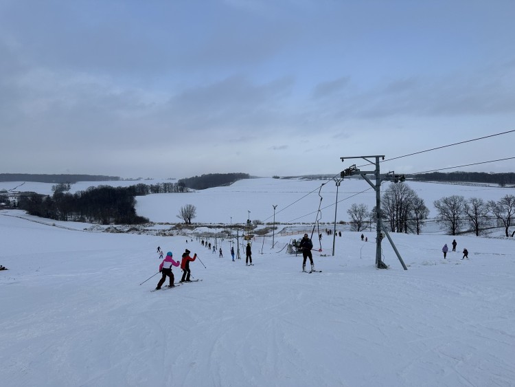 Stok narciarski 15 minut drogi od Wrocławia. Tam śniegu nie brakuje, SNOW & SKI by Machnice