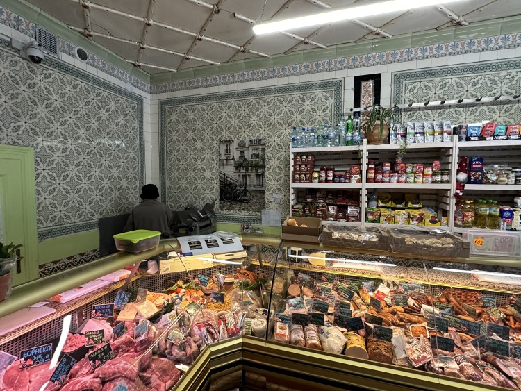 Ale wnętrze! Najstarszy sklep mięsny we Wrocławiu robi furorę. 