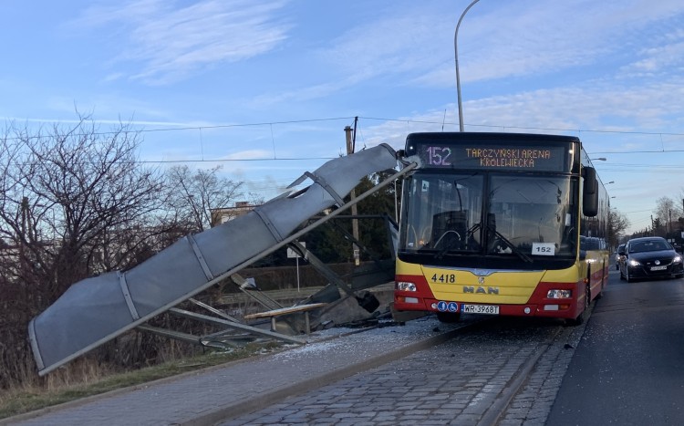Wypadek we Wrocławiu: Autobus MPK wbił się w przystanek, Askaniusz Polcyn