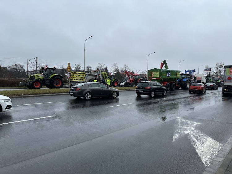 Rolnicy blokują al. Jana III Sobieskiego we Wrocławiu. Gigantyczne korki, Askaniusz Polcyn