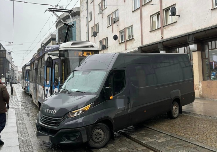 Wrocław: Bus zablokował torowisko w centrum. Tramwaj nie miał jak przejechać, Jan, Korespondenci MPK