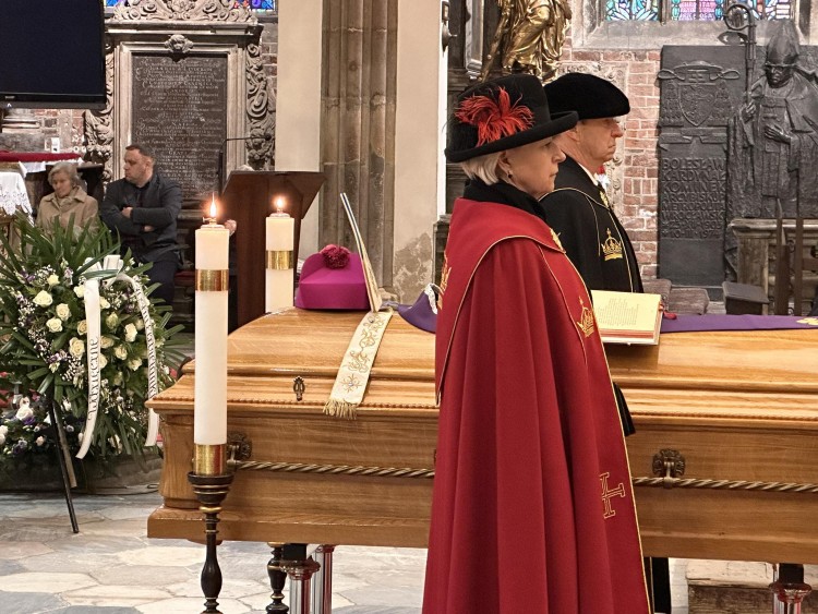 Pogrzeb Mariana Gołębiewskiego. Tak kler żegnał biskupa, który tuszował pedofilię, Askaniusz Polcyn