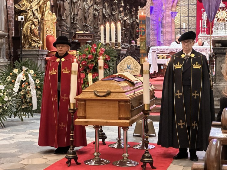 Pogrzeb Mariana Gołębiewskiego. Tak kler żegnał biskupa, który tuszował pedofilię, Askaniusz Polcyn