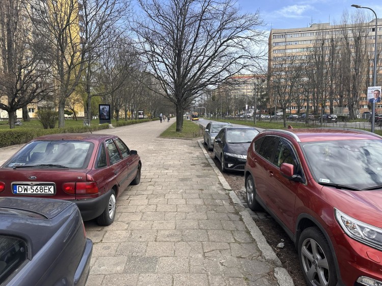 Miasto likwiduje kolejne parkingi. A kierowcy? Ma ich w nosie!, Jakub Jurek