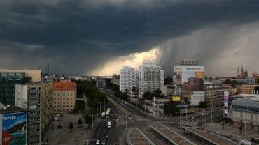 Wrocław: w poniedziałek mogą wystąpić silne burze z gradem