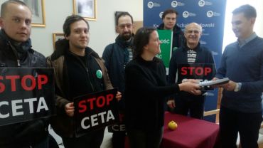Odwiedzili wrocławskich europosłów, bo nie chcą CETA