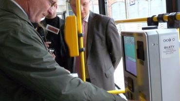 Wrocław: z autobusów i tramwajów znikną biletomaty