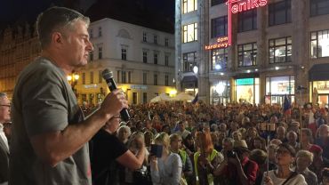 Wałęsa, Dutkiewicz i Frasyniuk przemówili na manifestacji we Wrocławiu [ZDJĘCIA]