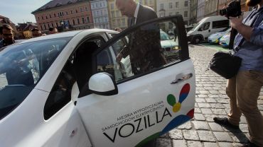 Wrocław: jak wypożyczyć miejski samochód elektryczny? [INSTRUKCJA]