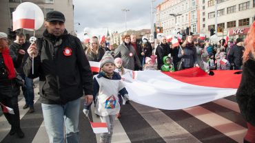 Przez Wrocław przeszła Radosna Parada Niepodległości [ZDJĘCIA]