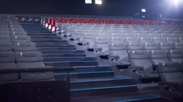 Nowe wrocławskie kino obniża ceny przed świętami. Gwarantuje też bezpłatny parking