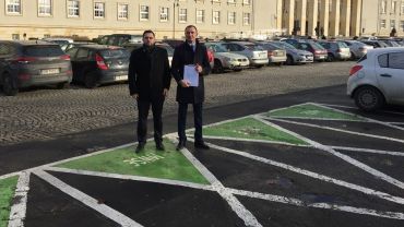Wrocław: politycy opozycji ustalili, ile kosztowało namalowanie „zielonych kopert”