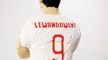 Figura Roberta Lewandowskiego z klocków LEGO została przekazana na aukcję WOŚP