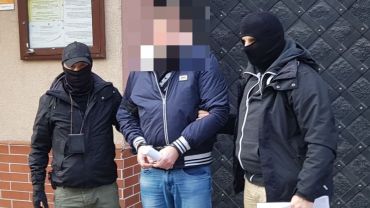 Wrocławscy policjanci złapali groźnego gangstera. Znaleźli go aż w Nowym Sączu