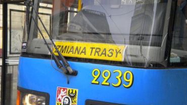 Awaria sieci tramwajowej na Ślężnej. Uruchomiono „za tramwaj”