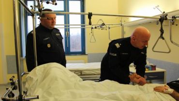 Wrocławska policja dementuje plotki o braku pieniędzy na leczenie rannego antyterrorysty