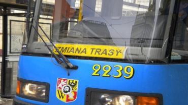 Wykolejenie tramwaju na ulicy Legnickiej [ZDJĘCIA]