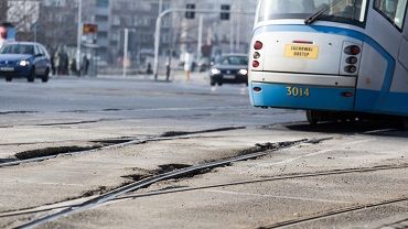 Coraz częstsze wykolejenia tramwajów. W jakim stanie są wrocławskie torowiska? [ZDJĘCIA]