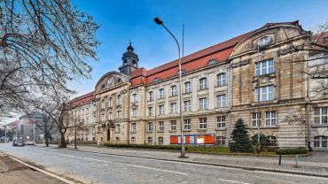 Wrocław: piękny, zabytkowy gmach na sprzedaż. Cena to 40 mln zł [ZDJĘCIA]