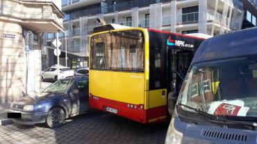 Wrocław: miasto rozszerza zakaz parkowania, bo kierowcy notorycznie blokowali przejazd