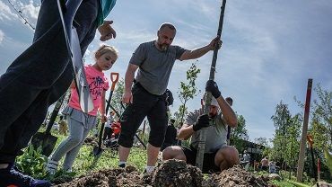Nowy park we Wrocławiu. Na Oporowie posadzono 200 drzew [ZDJĘCIA]