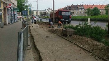 Kolejny etap prac przy budowie drogi rowerowej na alei Kromera