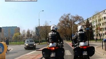 Policjanci na motocyklach uratowali życie choremu kierowcy