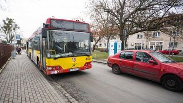 Bezmyślny kierowca zablokował ruch autobusów na Blacharskiej