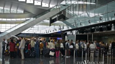 Podejrzana walizka na wrocławskim lotnisku. Ewakuowano 140 osób