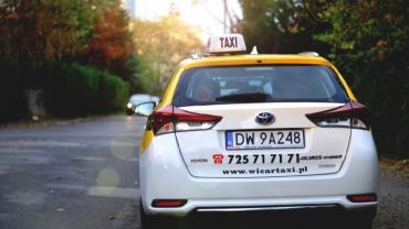 Wrocławski Taksówkarz: lubię swoją pracę, choć żałuję, że dzisiejsi klienci zamykają się w świecie smartfona