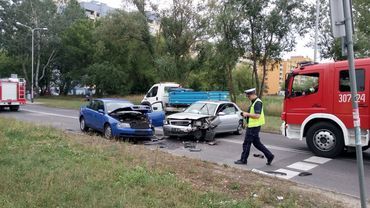 Zderzenie aut na Bystrzyckiej. Jeden z kierowców prawdopodobnie był pijany