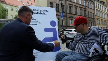 Niepełnosprawny aktywista chce Wrocławia dla wszystkich. „Zaułek Solny jest symbolem indolecji miasta”