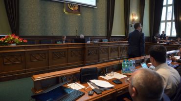 Wrocław: rada miejska po pierwszej dyskusji o nocnej prohibicji