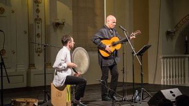 Ekspert od muzyki sefardyjskiej zagrał koncert w Synagodze pod Białym Bocianem [ZDJĘCIA]