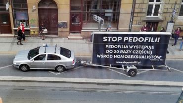 Organizatorzy Wrocławskiego Marszu Równości oburzeni kampanią „Stop Pedofilii”. Zgłosili sprawę do prokuratury