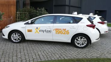 Lokalna korporacja taksówkarska z monopolem na obsługę Dworca Głównego