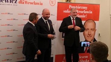 Jacek Sutryk odebrał gratulacje z rąk ustępującego prezydenta [WIDEO]