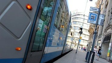 Wykolejenie tramwaju na Sępolnie. Zmiana tras trzech linii