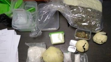 Policjanci przechwycili dużą ilość narkotyków i tabletek ekstazy