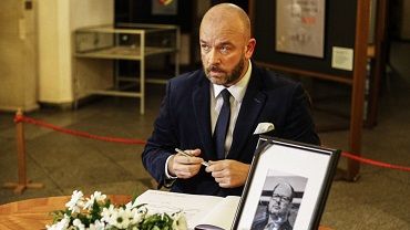 Jacek Sutryk złożył kondolencje w księdze pamięci prezydenta Adamowicza [ZDJĘCIA]