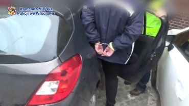 Wrocław: policjanci zatrzymali 42-letniego fałszerza recept