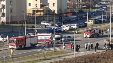 Wypadek z udziałem trzech samochodów na Stabłowicach [ZDJĘCIA]