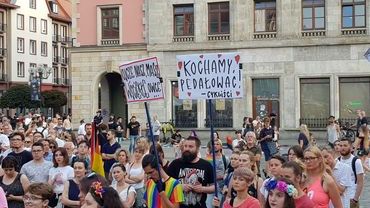 Łańcuch Światła. Wrocławianie protestowali przeciwko nienawiści [ZDJĘCIA]
